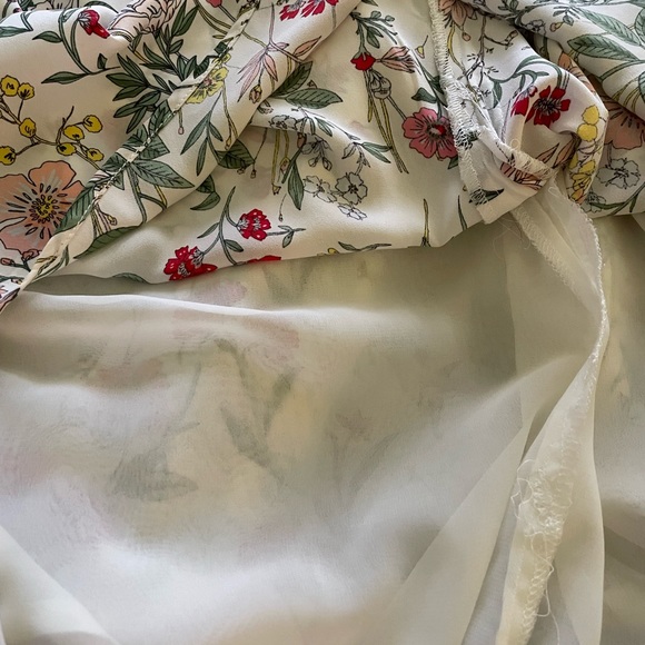 Loft Floral Blouse - Picture 9 of 10